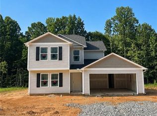670 Oakwood Cir, Lexington, NC 27295