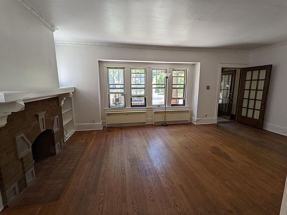 3rd image of 3936 N Maryland Ave
