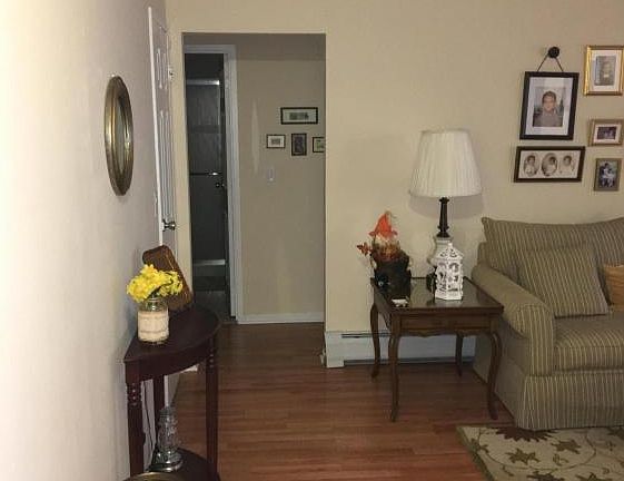 4th image of 36 Elmwood Park Dr