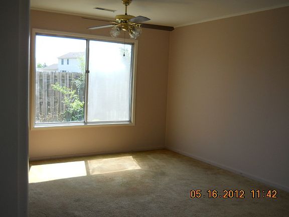 4th image of 350 Riverbend Dr
