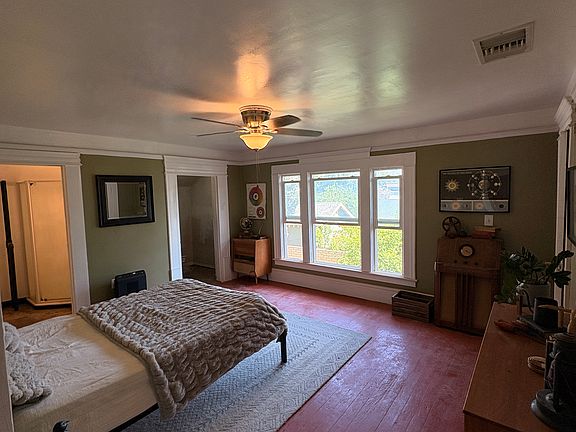 2nd image of 3987 4th St