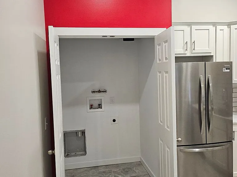 24 NW 6th St #100 — Photo 17