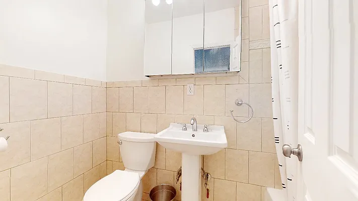 Rented by Metro Garden Realty NYC | media 31