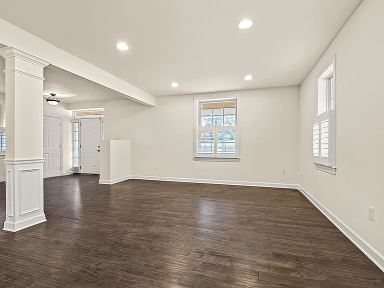 523 Allegheny Ave — Photo 12