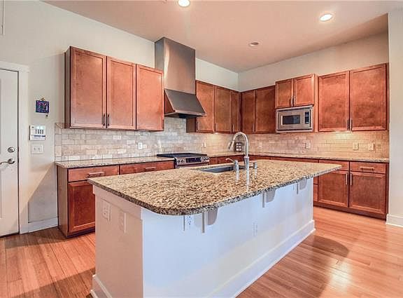 5th image of 2520 Bluebonnet Ln #1