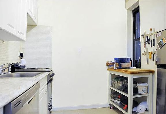 3rd image of 515 E 82nd St APT 3B