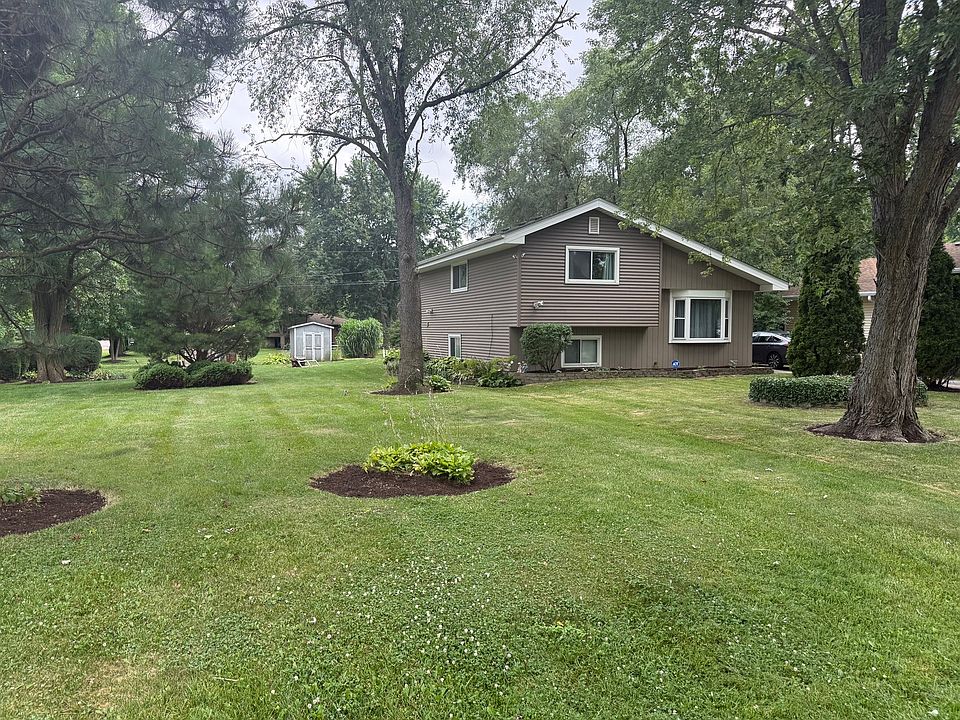 1st image of 29W313 Ray Ave