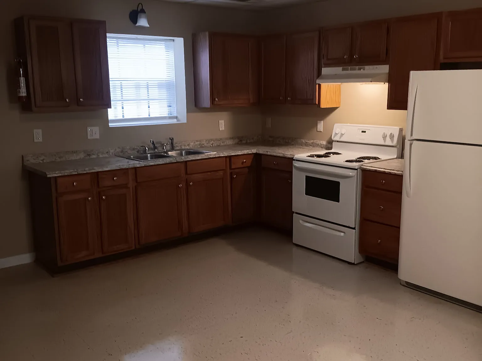 2 bed, 600 sqft, $700 — Photo 4