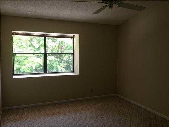 5th image of 3467 Carambola Cir S