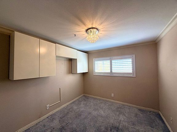 4th image of 645 Temple Ave Unit 3