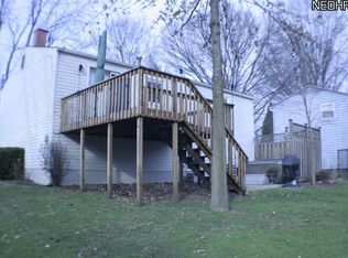 1447 Orchard View Dr, Akron, OH 44321