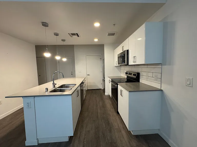1130 N 2nd St #312 — Photo 8