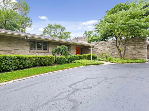 2211 Rock Ter, Rockford, IL 61103