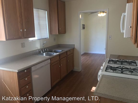 5th image of 1856 La Jolla Dr