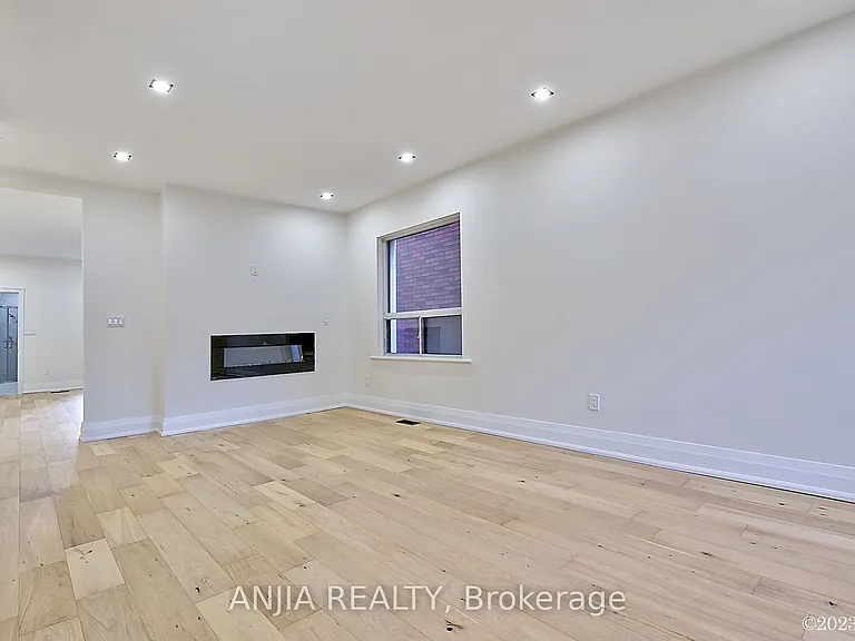 36 Gough Ave #UPPER — Photo 2