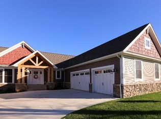 429 N Ridge Heights Dr, Howard, OH 43028