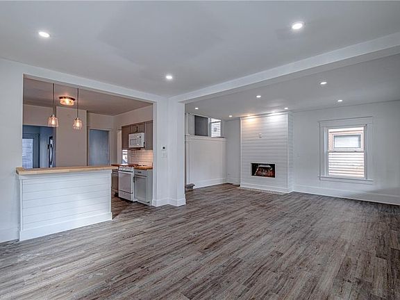 4th image of 2714 Marvin Ave