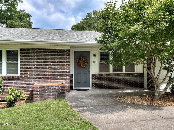4th image of 2421 Persimmon Road