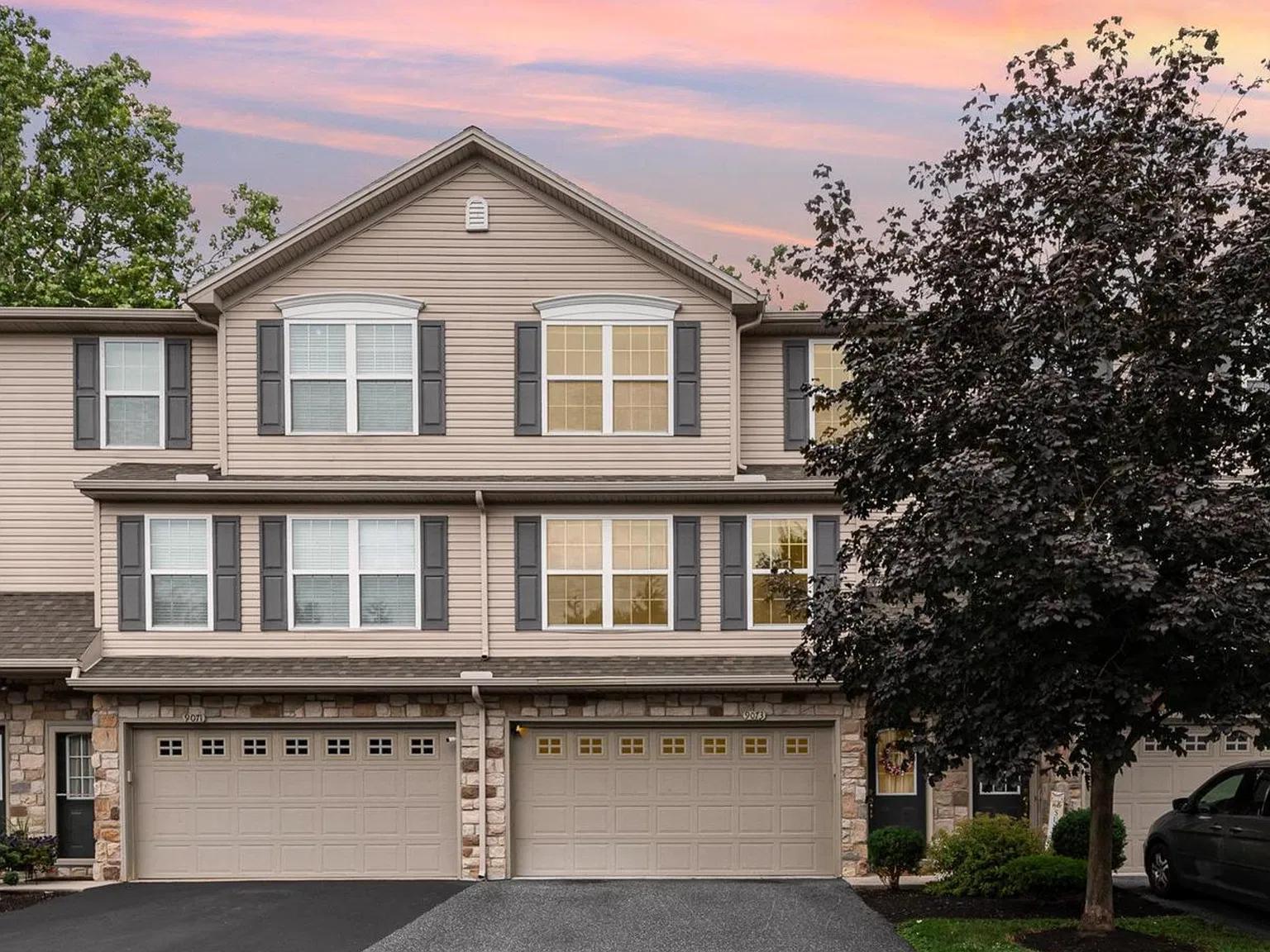 4 bed, 2089 sqft, $2,575 — Photo 1