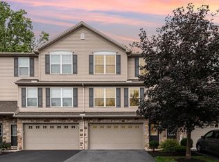 9073 Joyce Ln, Hummelstown, PA 17036