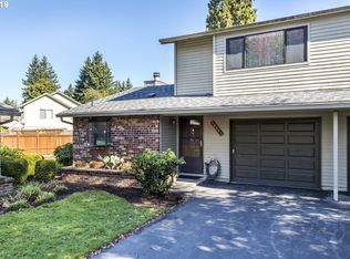 16645 NE Halsey St, Portland, OR 97230