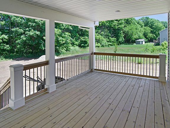 4th image of 3229 Fairhaven Dr