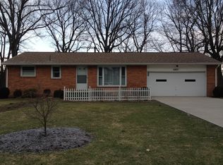 4921 Menloughwood St NW, Canton, OH 44708