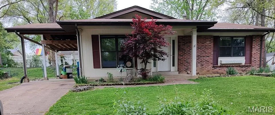 547 Blazedwood Dr photo 1
