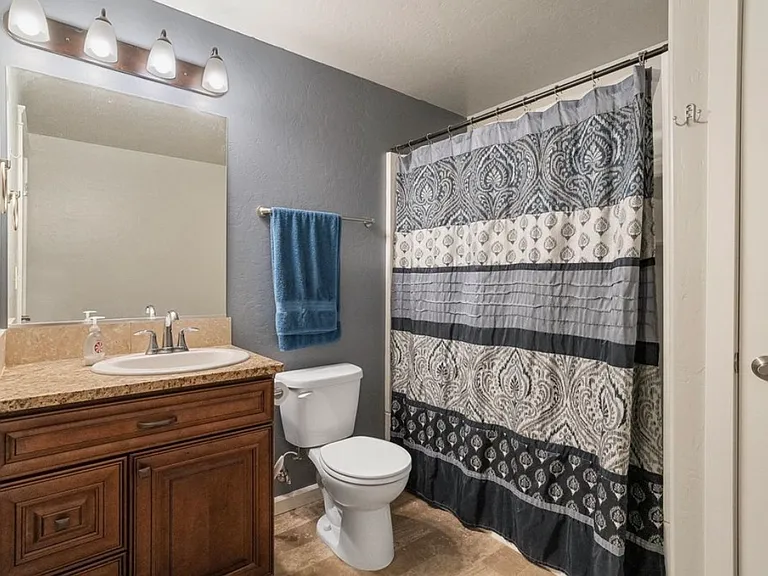 2720 S Seabiscuit Dr — Photo 22