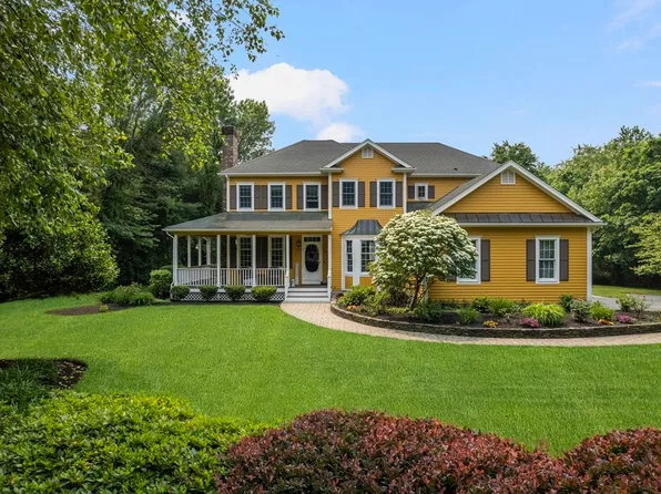 46 Tiger Lily Trl, Rehoboth, MA 02769
