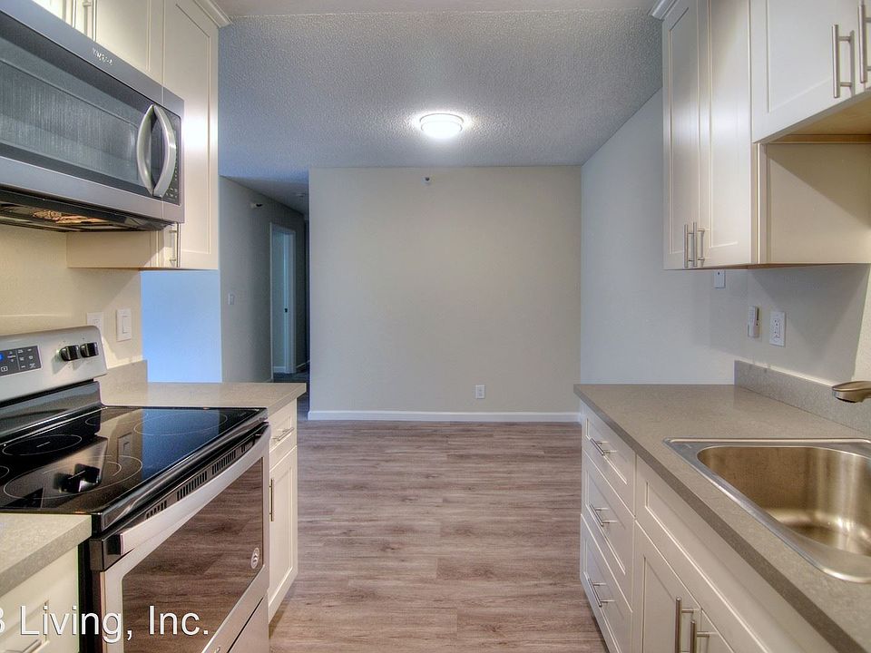 1st image of 240 N Bayshore Blvd APT 115