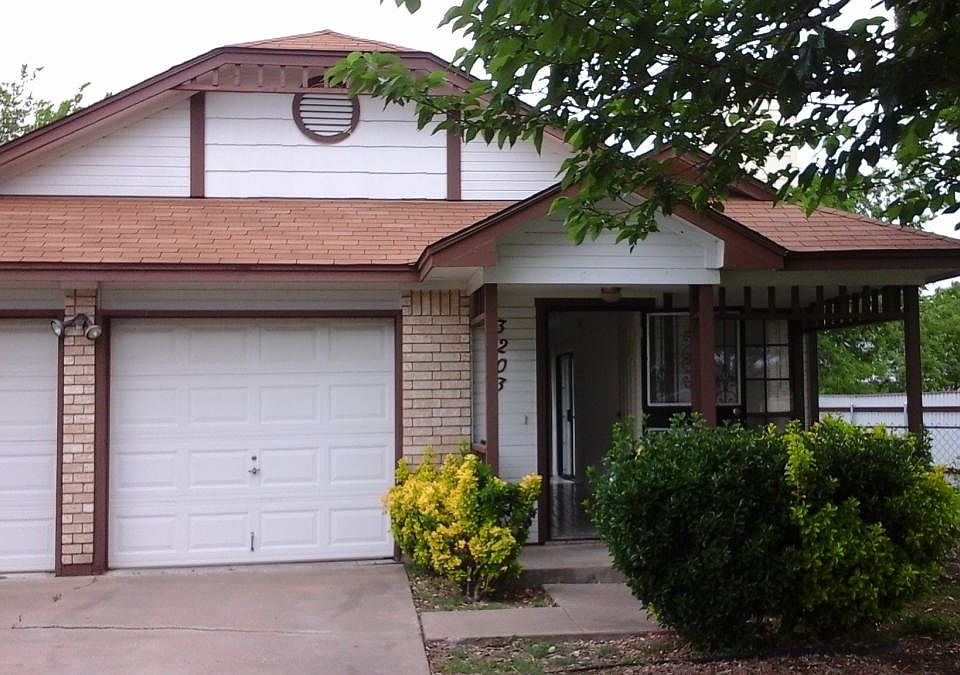 1st image of 3203 Honeysuckle Dr