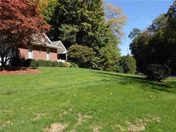 2nd image of 601 Cedar Glenn Dr