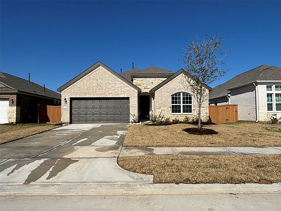 2nd image of 2913 Cliff Ridge Ln