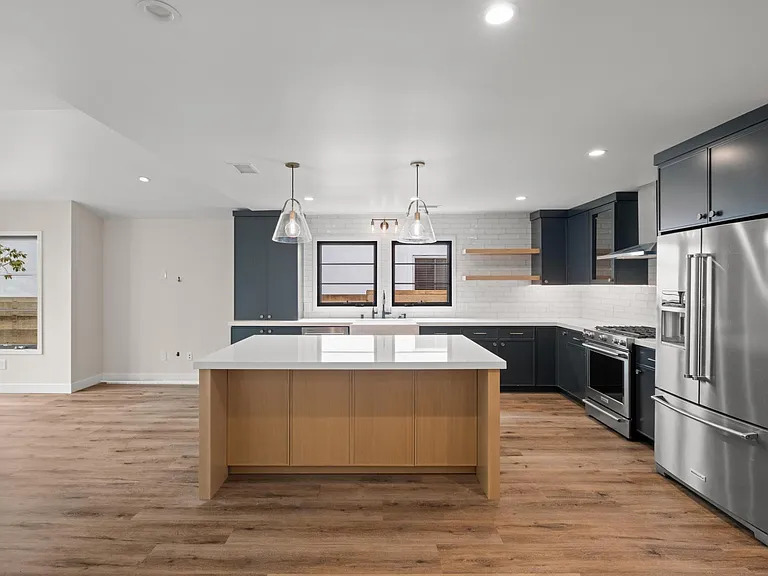 2726 Andreo Ave — Photo 6