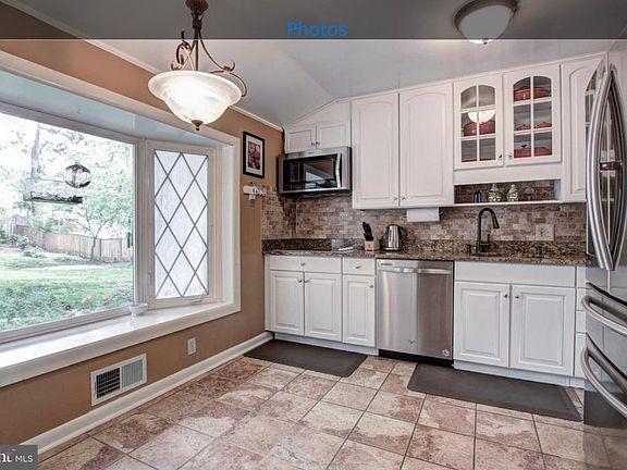 3rd image of 3620 Heritage Ln
