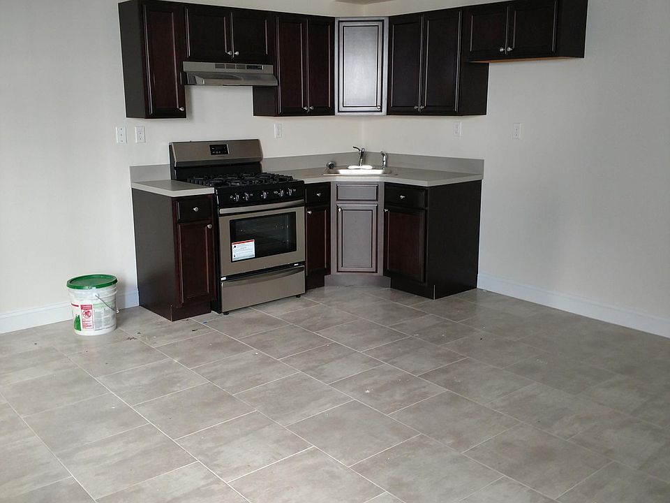 2nd image of 121 Santa Monica Ln #2