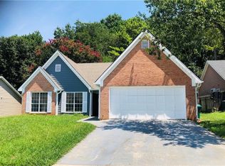 965 Avalon Dr, Lawrenceville, GA 30044