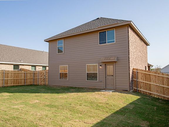 3rd image of 1305 Starling Ln