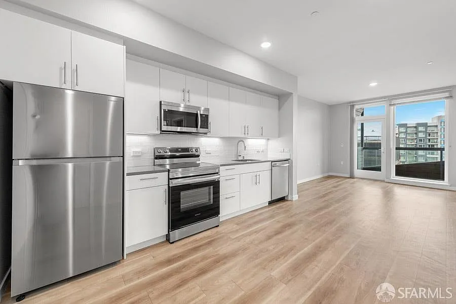 1 bed, 1.0 bath, 750 sqft, $3,250 — Photo 2