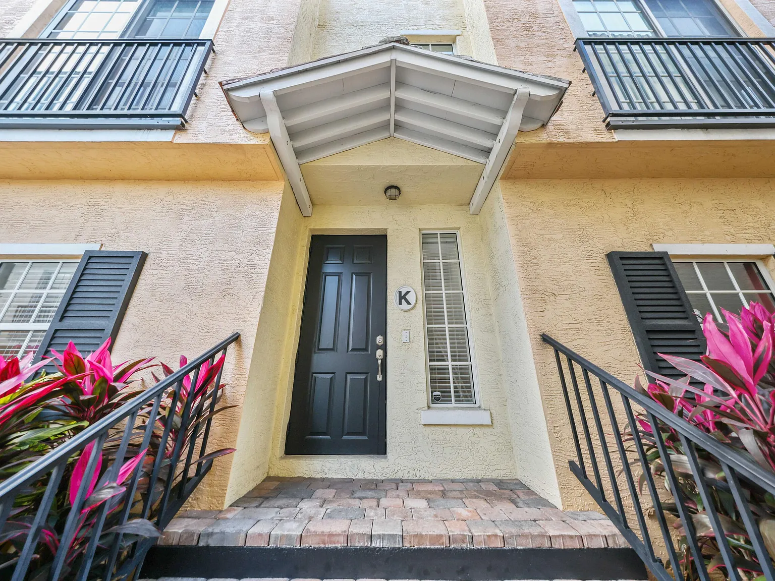 3 bed, 3.5 bath, 1757 sqft, $5,150 — Photo 4