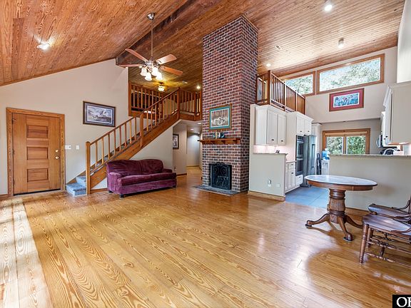 5th image of 7 Redbay Ln