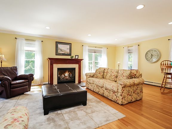 683 Old Stratfield Road