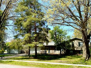 1132 Blossom Dr, Three Rivers, MI 49093