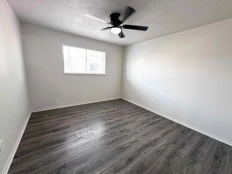 7321 Melrose Ln — Photo 10