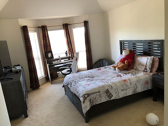 3rd image of 4115 Coachman Ln