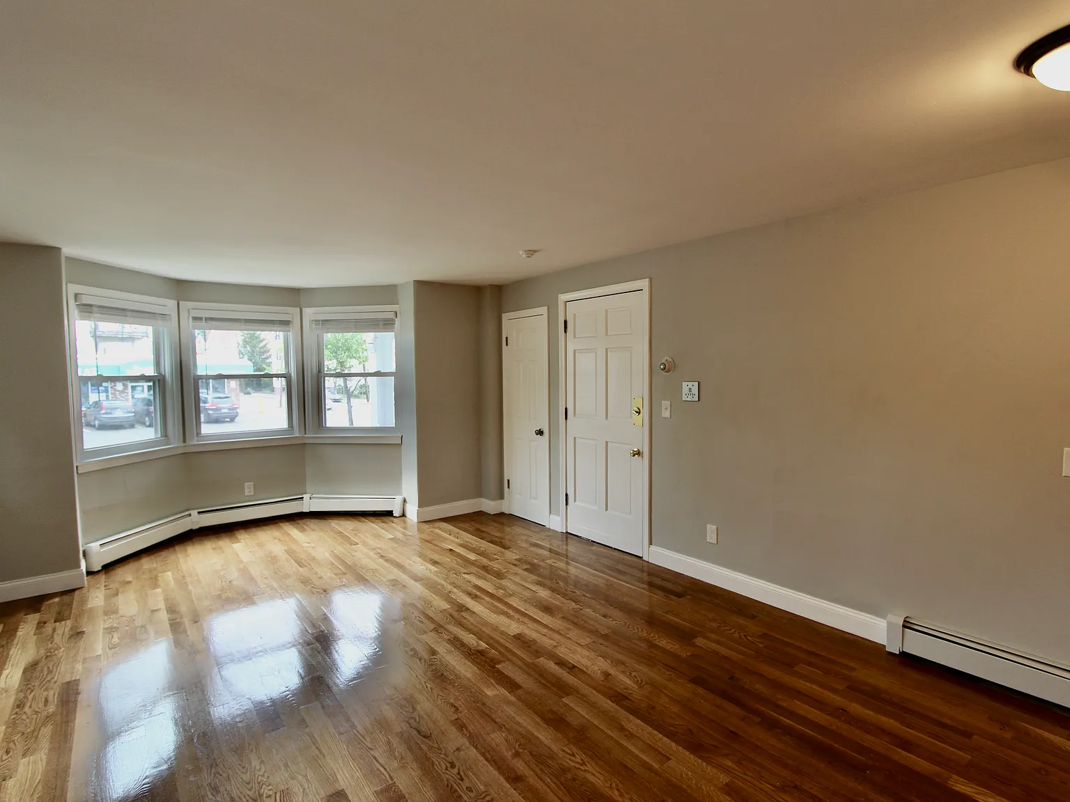 3 bed, $2,600 — Photo 3