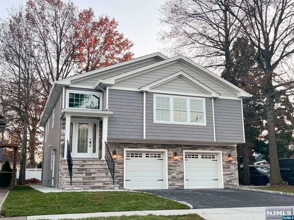 15 Parkway, Rochelle Park, NJ 07662