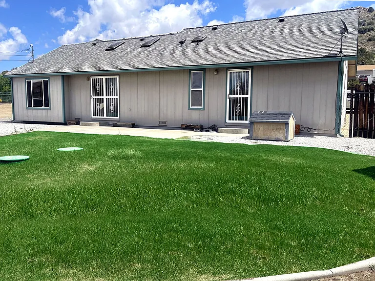 11005 Fir Dr — Photo 3