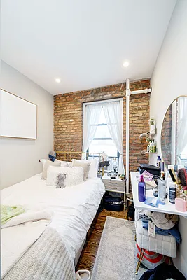 Rented by Douglas Elliman | media 18